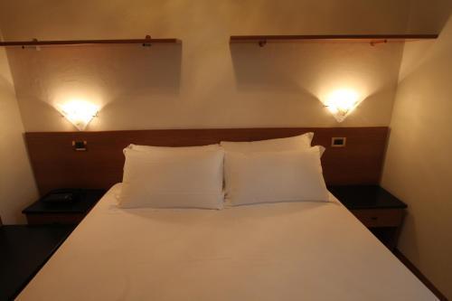 Street Hotel โคมัคคิโอ ภายนอก รูปภาพ