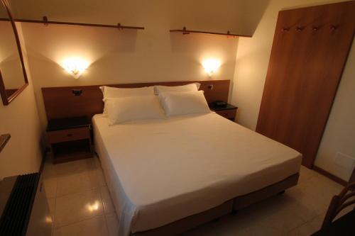 Street Hotel โคมัคคิโอ ภายนอก รูปภาพ